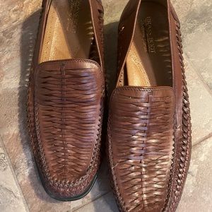 Used and and in good condition weave slip on dress shoes